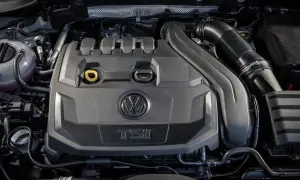 Silnik TSI Volkswagena, z widocznym logo i oznaczeniem modelu.