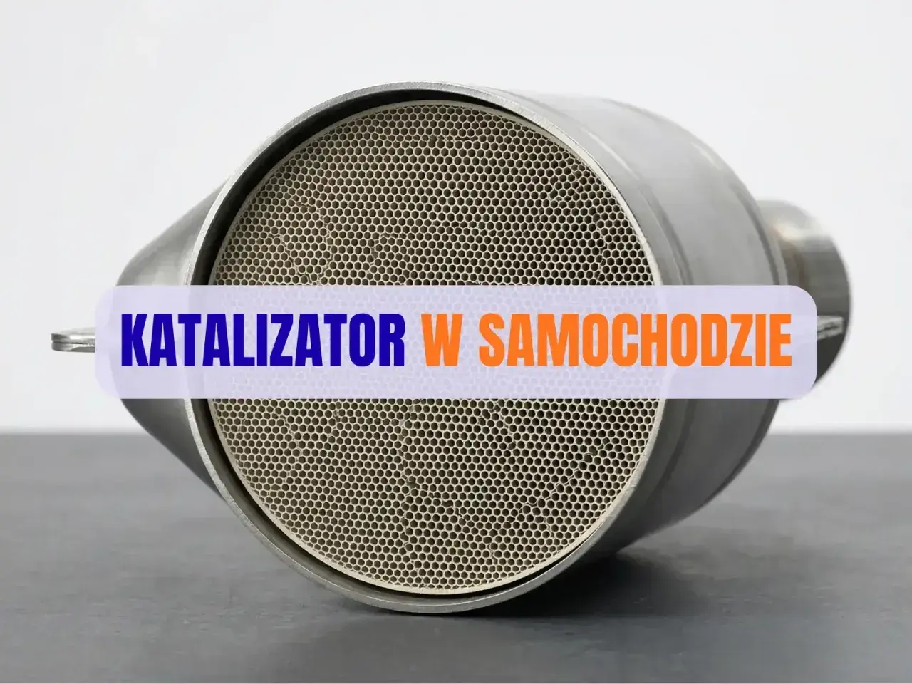 Nowy katalizator samochodowy, gotowy do montażu. Dbałość o czyszczenie katalizatora to klucz do ekologicznej jazdy.