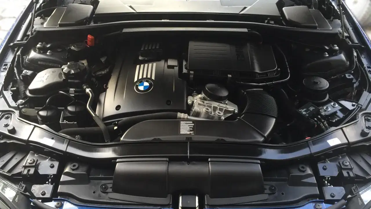 Silnik BMW e92 335i, czysty i zadbany, gotowy do jazdy.